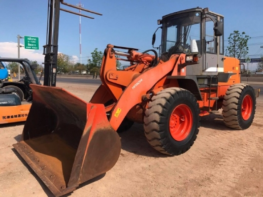 ขายรถตักล้อยาง HITACHI LX110-7 (เทียบเท่า WA200) รถนอกนำเข้าเองจากญี่ปุ่น สภาพสวยพร้อมใช้งาน มีVDOการทำงานครับ ขายรถตักล้อยาง HITACHI LX110-7 (เทียบเท่า WA200) รถนอกนำเข้าเองจากญี่ปุ่น สภาพสวยพร้อมใช้งาน มีVDOการทำงานครับ