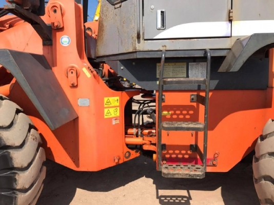 ขายรถตักล้อยาง HITACHI LX110-7 (เทียบเท่า WA200) รถนอกนำเข้าเองจากญี่ปุ่น สภาพสวยพร้อมใช้งาน มีVDOการทำงานครับ ขายรถตักล้อยาง HITACHI LX110-7 (เทียบเท่า WA200) รถนอกนำเข้าเองจากญี่ปุ่น สภาพสวยพร้อมใช้งาน มีVDOการทำงานครับ