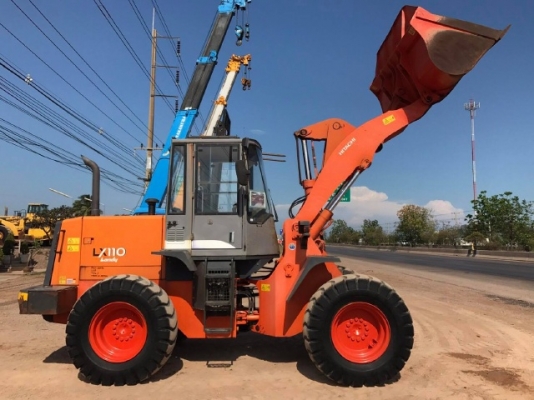 ขายรถตักล้อยาง HITACHI LX110-7 (เทียบเท่า WA200) รถนอกนำเข้าเองจากญี่ปุ่น สภาพสวยพร้อมใช้งาน มีVDOการทำงานครับ