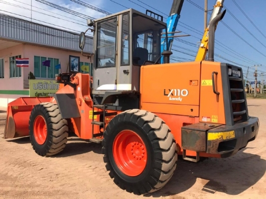 ขายรถตักล้อยาง HITACHI LX110-7 (เทียบเท่า WA200) รถนอกนำเข้าเองจากญี่ปุ่น สภาพสวยพร้อมใช้งาน มีVDOการทำงานครับ ขายรถตักล้อยาง HITACHI LX110-7 (เทียบเท่า WA200) รถนอกนำเข้าเองจากญี่ปุ่น สภาพสวยพร้อมใช้งาน มีVDOการทำงานครับ