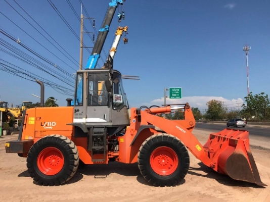 ขายรถตักล้อยาง HITACHI LX110-7 (เทียบเท่า WA200) รถนอกนำเข้าเองจากญี่ปุ่น สภาพสวยพร้อมใช้งาน มีVDOการทำงานครับ ขายรถตักล้อยาง HITACHI LX110-7 (เทียบเท่า WA200) รถนอกนำเข้าเองจากญี่ปุ่น สภาพสวยพร้อมใช้งาน มีVDOการทำงานครับ
