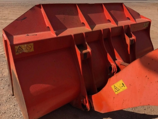 ขายรถตักล้อยาง HITACHI LX110-7 (เทียบเท่า WA200) รถนอกนำเข้าเองจากญี่ปุ่น สภาพสวยพร้อมใช้งาน มีVDOการทำงานครับ ขายรถตักล้อยาง HITACHI LX110-7 (เทียบเท่า WA200) รถนอกนำเข้าเองจากญี่ปุ่น สภาพสวยพร้อมใช้งาน มีVDOการทำงานครับ