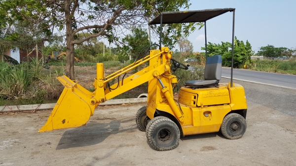 ขายด่วนรถตักยกดีเซลTOYOTA4FD1.0ตักยก1.ตันยางหน้าคู้รถนอกเพื่งนำเข้ามายังไม่เคยใช้งานในเมืองไทยเลย