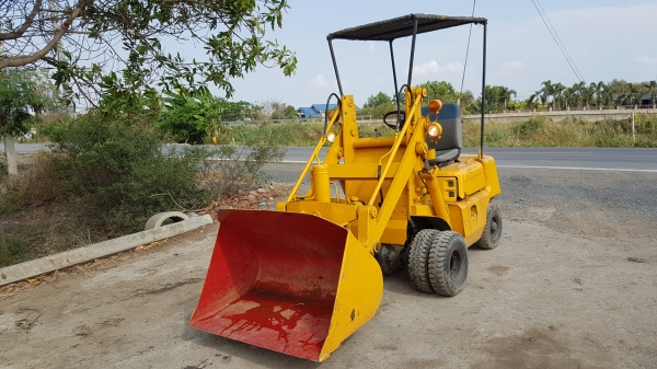 ขายด่วนรถตักยกดีเซลTOYOTA4FD1.0ตักยก1.ตันยางหน้าคู้รถนอกเพื่งนำเข้ามายังไม่เคยใช้งานในเมืองไทยเลย