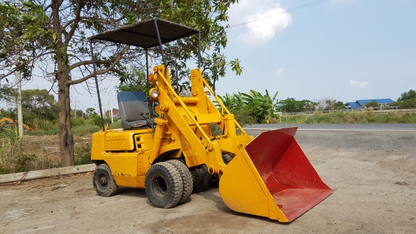 ขายด่วนรถตักยกดีเซลTOYOTA4FD1.0ตักยก1.ตันยางหน้าคู้รถนอกเพื่งนำเข้ามายังไม่เคยใช้งานในเมืองไทยเลย