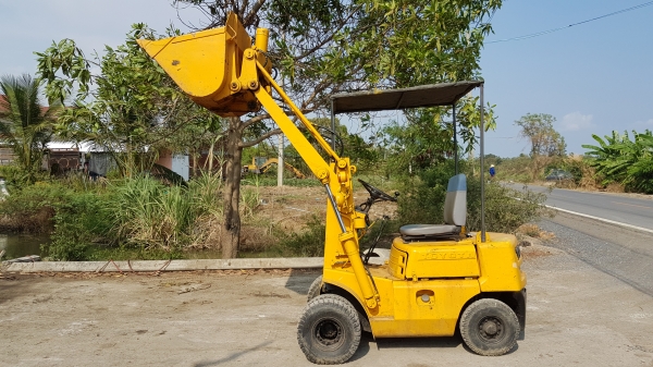 ขายด่วนรถตักยกดีเซลTOYOTA4FD1.0ตักยก1.ตันยางหน้าคู้รถนอกเพื่งนำเข้ามายังไม่เคยใช้งานในเมืองไทยเลย