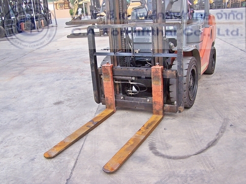 ขาย รถโฟล์คลิฟท์ TOYOTA รุ่น 8-FD30