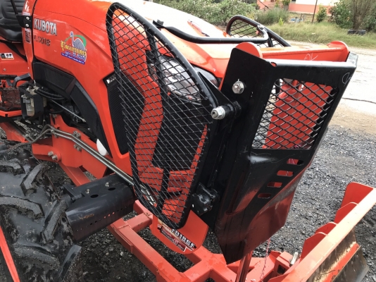 ขายรถไถคูโบต้า L5018(4WD)2เพลา สภาพนางฟ้า ใหม่มาก ใช้งานน้อยมาก 545ชั่วโมง พร้อมอุปกรณ์ 3 ชิ้น ขายราคา 618,000 บาท โทรสอบถามได้เลยค่ะ 081-9136451 ขอดูรูปทาง Line:Bow6451  เครื่องดี เกียร์ดี ยางดีทั้ง 4 เส้น ตรวจเชคเรียบร้อยค่ะ เล่มทะเบียนพร้อมค่ะ