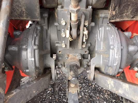 ขายรถไถคูโบต้า L5018(4WD)2เพลา สภาพนางฟ้า ใหม่มาก ใช้งานน้อยมาก 545ชั่วโมง พร้อมอุปกรณ์ 3 ชิ้น ขายราคา 618,000 บาท โทรสอบถามได้เลยค่ะ 081-9136451 ขอดูรูปทาง Line:Bow6451  เครื่องดี เกียร์ดี ยางดีทั้ง 4 เส้น ตรวจเชคเรียบร้อยค่ะ เล่มทะเบียนพร้อมค่ะ