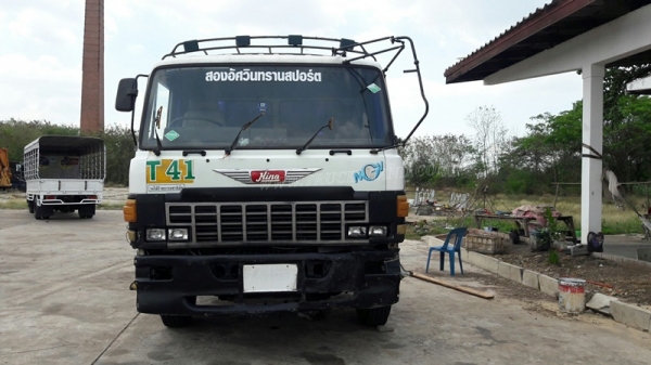 รถ 10 ล้อหัวลาก ยี่ห้อ HINO 285 แรงม้า เลขแชซซี FR289B ขับเคลื่อน 2 เพลา เบรคแห้ง หน้าหลัง 7 เกียร์ 