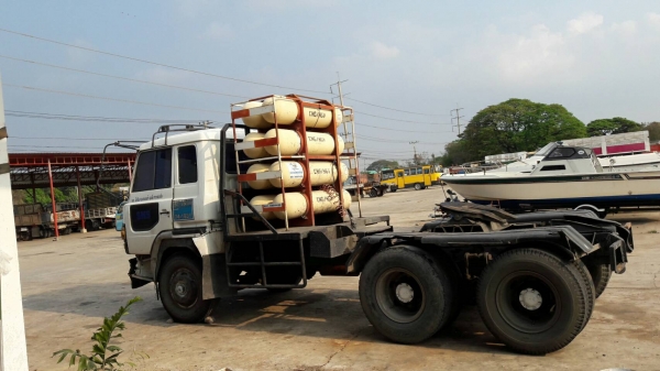 รถ 10 ล้อหัวลาก ยี่ห้อ HINO 285 แรงม้า เลขแชซซี FR289B ขับเคลื่อน 2 เพลา เบรคแห้ง หน้าหลัง 7 เกียร์ 