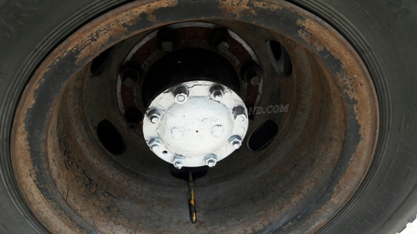รถ 10 ล้อหัวลาก ยี่ห้อ HINO 285 แรงม้า เลขแชซซี FR289B ขับเคลื่อน 2 เพลา เบรคแห้ง หน้าหลัง 7 เกียร์ 