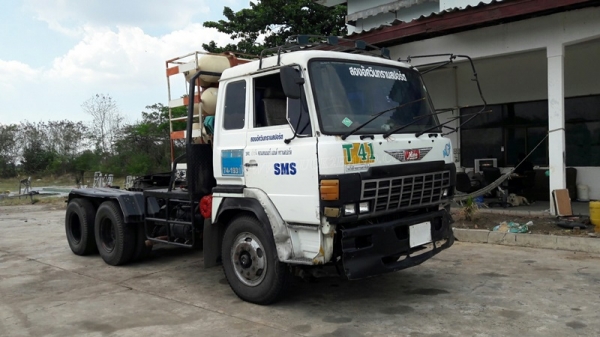 รถ 10 ล้อหัวลาก ยี่ห้อ HINO 285 แรงม้า เลขแชซซี FR289B ขับเคลื่อน 2 เพลา เบรคแห้ง หน้าหลัง 7 เกียร์ 