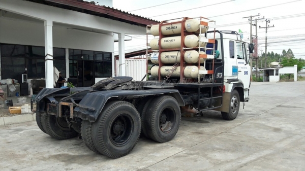 รถ 10 ล้อหัวลาก ยี่ห้อ HINO 285 แรงม้า เลขแชซซี FR289B ขับเคลื่อน 2 เพลา เบรคแห้ง หน้าหลัง 7 เกียร์ 