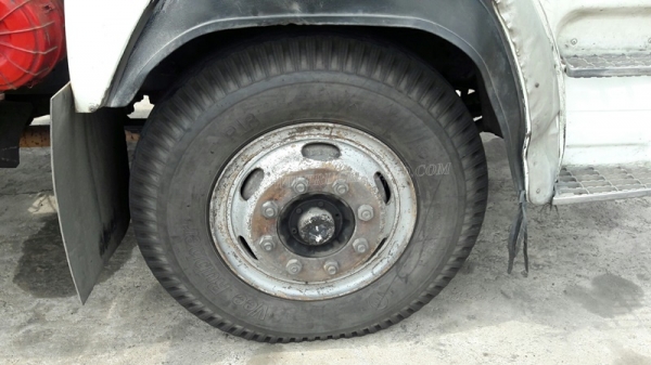 รถ 10 ล้อหัวลาก ยี่ห้อ HINO 285 แรงม้า เลขแชซซี FR289B ขับเคลื่อน 2 เพลา เบรคแห้ง หน้าหลัง 7 เกียร์ 