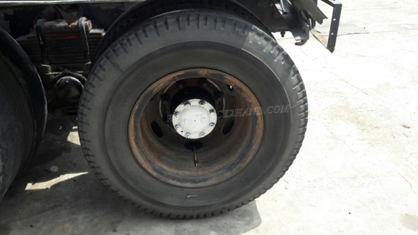 รถ 10 ล้อหัวลาก ยี่ห้อ HINO 285 แรงม้า เลขแชซซี FR289B ขับเคลื่อน 2 เพลา เบรคแห้ง หน้าหลัง 7 เกียร์ 