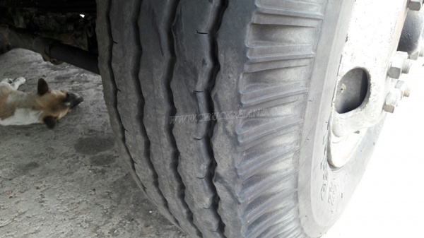 รถ 10 ล้อหัวลาก ยี่ห้อ HINO 285 แรงม้า เลขแชซซี FR289B ขับเคลื่อน 2 เพลา เบรคแห้ง หน้าหลัง 7 เกียร์ 