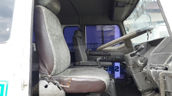 รถ 10 ล้อหัวลาก ยี่ห้อ HINO 285 แรงม้า เลขแชซซี FR289B ขับเคลื่อน 2 เพลา เบรคแห้ง หน้าหลัง 7 เกียร์ 