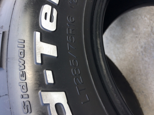 ขายยาง Mud BF KM 2 285/75/16 สวยๆ