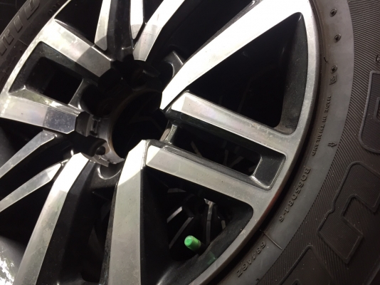 แม็กFortuner 4วง พร้อมยางBridgestoneปี15.    265/60/18