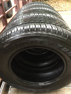 ยางถอดป้ายแดง Bridgestone 265 65 17 ปี15 ดอกเต็ม ไม่มีปะ เนื้อนิ่มๆ ใช้ยาว ราคาเร้าใจ