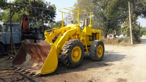 ขายรถตัก Komatsu JH60 สภาพสวย  นำไปใช้งานได้เลย