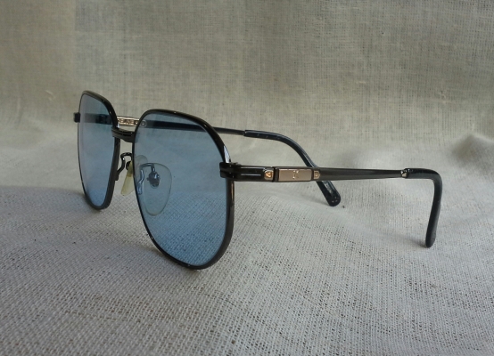 แว่นตาปาริเซียนแถวหน้า 'ไททาเนียมบริสุทธิ์' Vintage CELINE handmade in France แว่นตาปาริเซียนแถวหน้า 'ไททาเนียมบริสุทธิ์' Vintage CELINE handmade in France