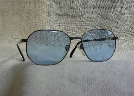 แว่นตาปาริเซียนแถวหน้า  &#039;ไททาเนียมบริสุทธิ์&#039;  Vintage CELINE handmade in France