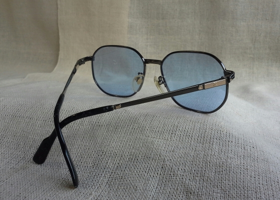 แว่นตาปาริเซียนแถวหน้า 'ไททาเนียมบริสุทธิ์' Vintage CELINE handmade in France แว่นตาปาริเซียนแถวหน้า 'ไททาเนียมบริสุทธิ์' Vintage CELINE handmade in France