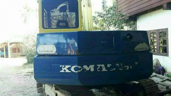 ขายรถแบคโฮ KOMATSU PC60-5 ราคา 350000 ขายรถแบคโฮ KOMATSU PC60-5 ราคา 350000