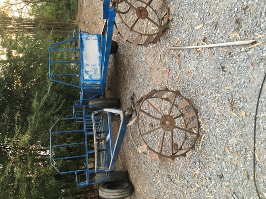 สาลี่พ่วงรถไถเดินตามสภาพดีพร้อมใช้ สนใจ0848017186