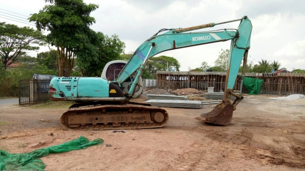 ขายด่วน KOBELCO SK200 MART-5 ธรรมดา สภาพพร้อมใช้งาน เครื่องปั้มดีเยี่ยม ไฟฟ้าครบ โซ่หนาทั้งสองข้าง รุลเลอร์เต็ม เอวแน่น แอร์เย็น รถทำงานเร็วไม่โหลด พร้อมลงงาน เอกสารเล่มทะเบียน