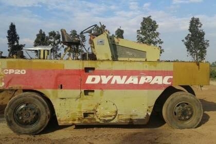ขาย 255,000 รถบดล้อยาง 9 ล้อ DYNAPAC CP20 รถใช้งานอยู่ เครื่องดี ใช้งานได้ทุกระบบ เอกสารใบซื้อขาย  รถอยู่ จ.อุดรธานี  โทร&amp;ไอดีไลน์ 0610710295