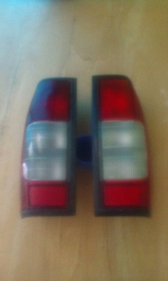 ขายไฟท้าย Nissan ฟรอน์เทียร