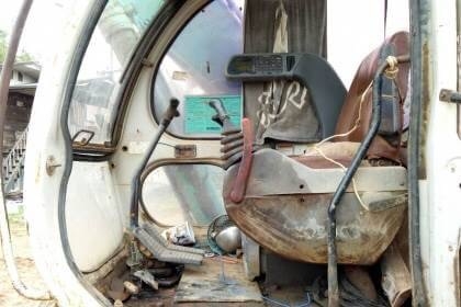 ขาย 650,000 บาท KOBELCO SK200 MARK-5 ธรรมดา สภาพพร้อมใช้งาน เครื่องปั้มดีเยี่ยม ไฟฟ้าครบ โซ่หนาทั้งสองข้าง รุลเลอร์เต็ม เอวแน่น แอร์เย็น รถทำงานเร็วไม่โหลด พร้อมลงงาน เอกสารเล่มทะเบียน  รถอยู่ จ.หนองบัวลำภู โทร&amp;ไอดีไลน์ 0610710295