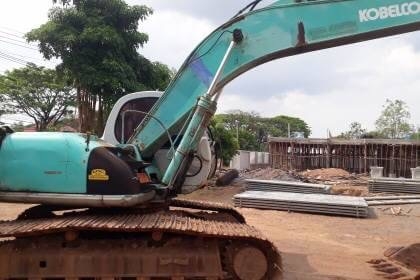 ขาย 650,000 บาท KOBELCO SK200 MARK-5 ธรรมดา สภาพพร้อมใช้งาน เครื่องปั้มดีเยี่ยม ไฟฟ้าครบ โซ่หนาทั้งสองข้าง รุลเลอร์เต็ม เอวแน่น แอร์เย็น รถทำงานเร็วไม่โหลด พร้อมลงงาน เอกสารเล่มทะเบียน  รถอยู่ จ.หนองบัวลำภู โทร&amp;ไอดีไลน์ 0610710295
