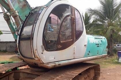 ขาย 650,000 บาท KOBELCO SK200 MARK-5 ธรรมดา สภาพพร้อมใช้งาน เครื่องปั้มดีเยี่ยม ไฟฟ้าครบ โซ่หนาทั้งสองข้าง รุลเลอร์เต็ม เอวแน่น แอร์เย็น รถทำงานเร็วไม่โหลด พร้อมลงงาน เอกสารเล่มทะเบียน  รถอยู่ จ.หนองบัวลำภู โทร&amp;ไอดีไลน์ 0610710295