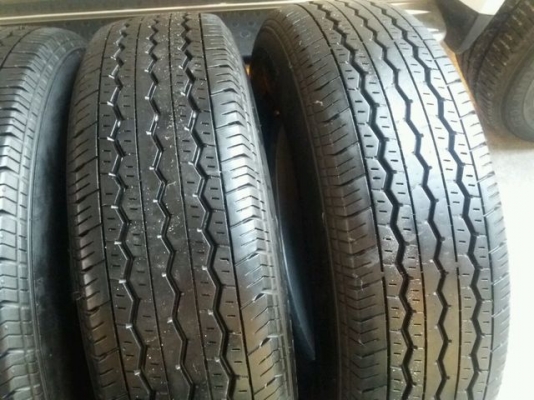 ขายยาง Bridgestone ถอดจากรถตู้ ขนาด 195 R15 ปี 16