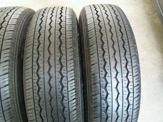 ขายยาง Bridgestone ถอดจากรถตู้ ขนาด 195 R15 ปี 16