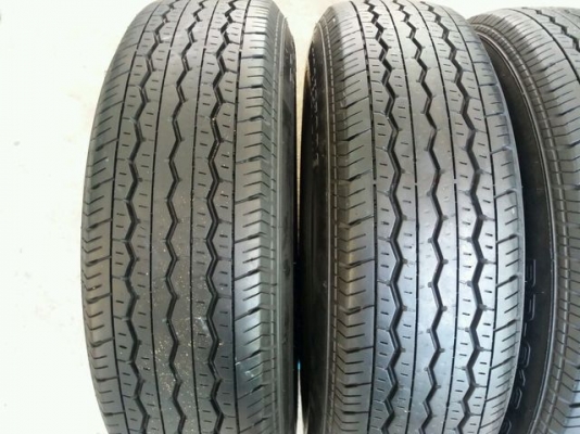 ขายยาง Bridgestone ถอดจากรถตู้ ขนาด 195 R15 ปี 16