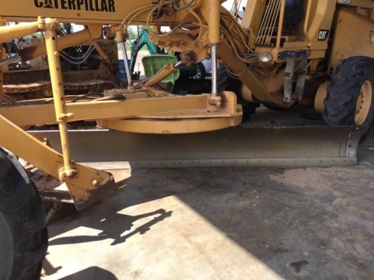 ขาย 2,350,000 บาท CATTERPILAR 140G ชีเรียล 5MD001773  เครื่องดี รับบไฮโดลิก ทำงานสมบูรฯ เอกสารเล่มทะเบียน  รถอยู่ จ.ร้อยเอ็ด โทร&amp;ไอดีไลน์ 0610710295