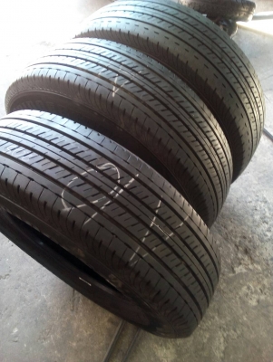 205/70R15 BRIDGESTONE DURAVIS R611 ปี15 มี 3 เส้น tel.063-286-3551,081-427-3941