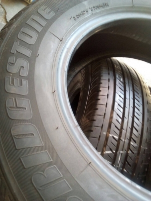 205/70R15 BRIDGESTONE DURAVIS R611 ปี15 มี 3 เส้น tel.063-286-3551,081-427-3941