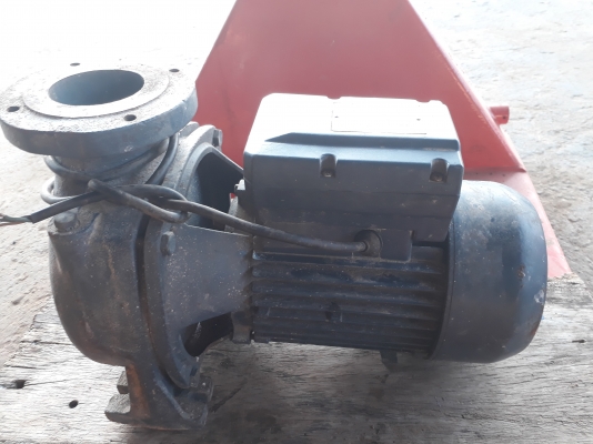 จัดส่งพี่ จ.จันทบุรี ขายมอเตอร์ปั้ม3แรง สวยๆใช้งานน้อยมาก พร้อมใช้งานครับ