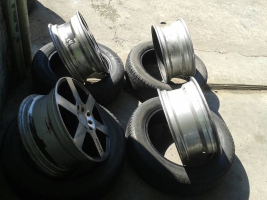 ขอบ15นิ้ว4รู100/114 พร้อมยาง ชุดนี้ ราคา 5800 บาท