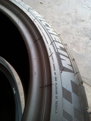 225/45R18 MICHELIN PILOT SUPER SPORT ปี15 ( ยางนอก FRANCE ) สวยๆ มี 2 เส้น tel.063-286-3551, 081-427