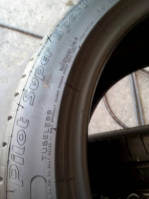 225/45R18 MICHELIN PILOT SUPER SPORT ปี15 ( ยางนอก FRANCE ) สวยๆ มี 2 เส้น tel.063-286-3551, 081-427