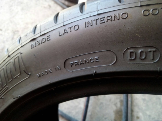 225/45R18 MICHELIN PILOT SUPER SPORT ปี15 ( ยางนอก FRANCE ) สวยๆ มี 2 เส้น tel.063-286-3551, 081-427