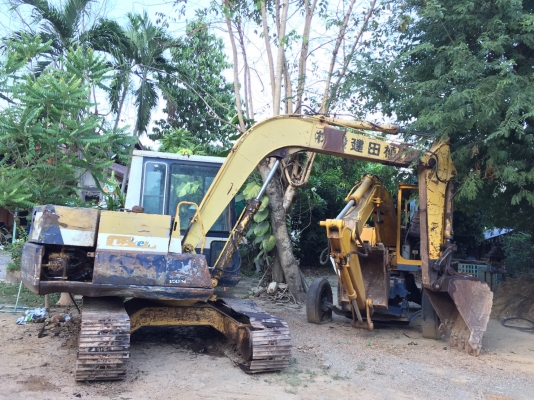 ขายรถแบคโฮ komatsu pc 60-5