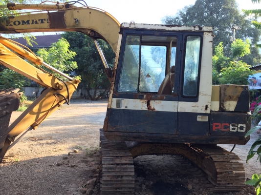 ขายรถแบคโฮ komatsu pc 60-5